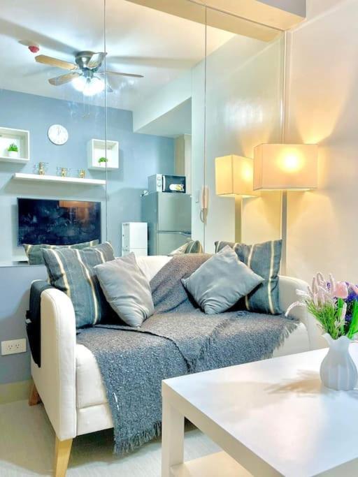 Fully Equipped 1Br Condo At Shore2 Near To Moa 마닐라 외부 사진